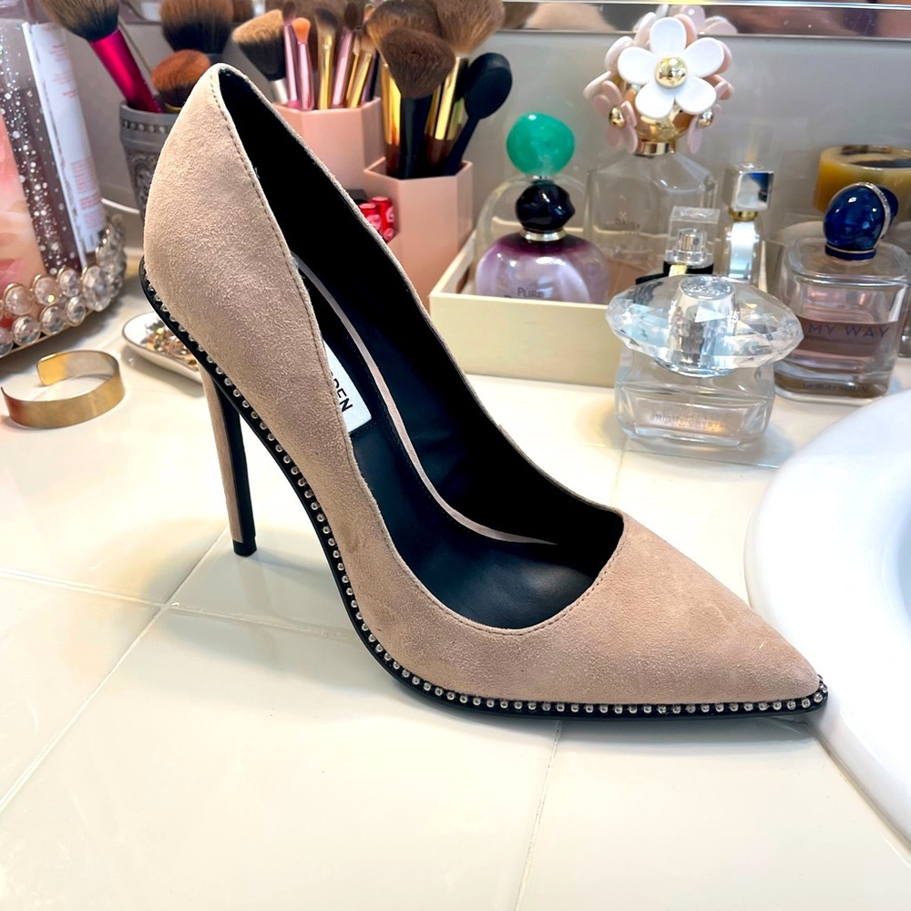Steve Madden pumps size 9